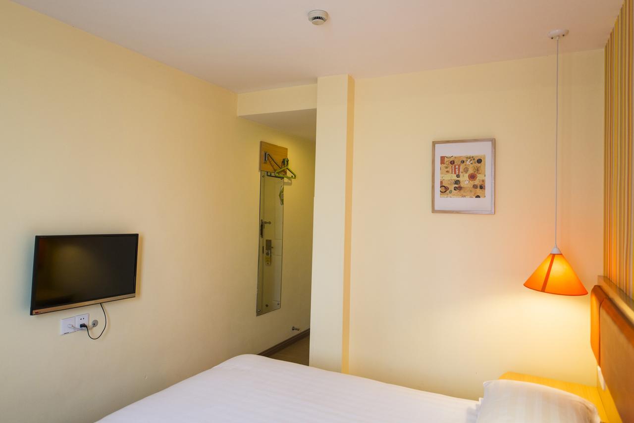 Home Inn Chongqing Jiangbei Airport Shuangfeng Road Buitenkant foto